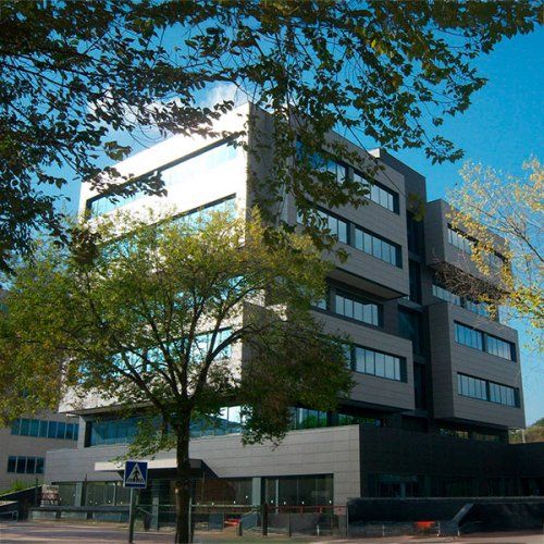 Edificio de oficinas situado en la calle Pau Vil&agrave; n&ordm; 3, en Sant Cugat del Vall&egrave;s.