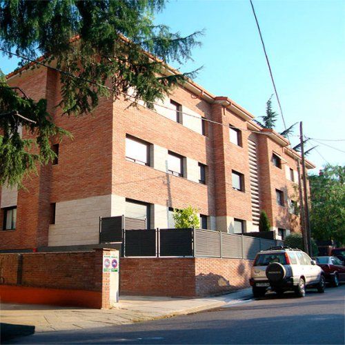Edificio de 10 viviendas situado en la Calle Vila seca nº 17 21, en Sant Cugat del Vallès.